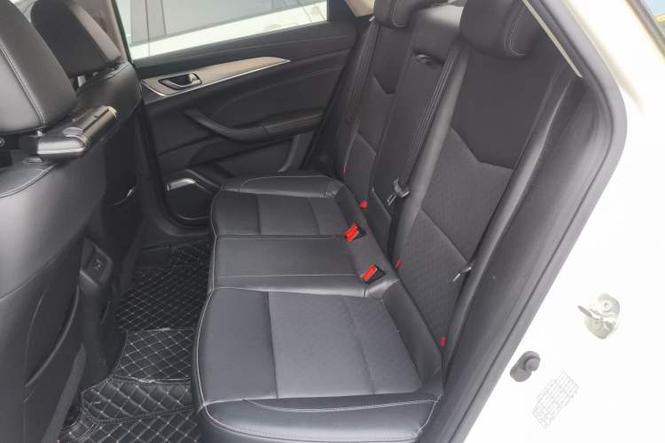 Used CHANGAN Eado 2019 High-Energy Edition 1.6L GDI Manual Pioneer Model China VI Standard Left Rear Seat