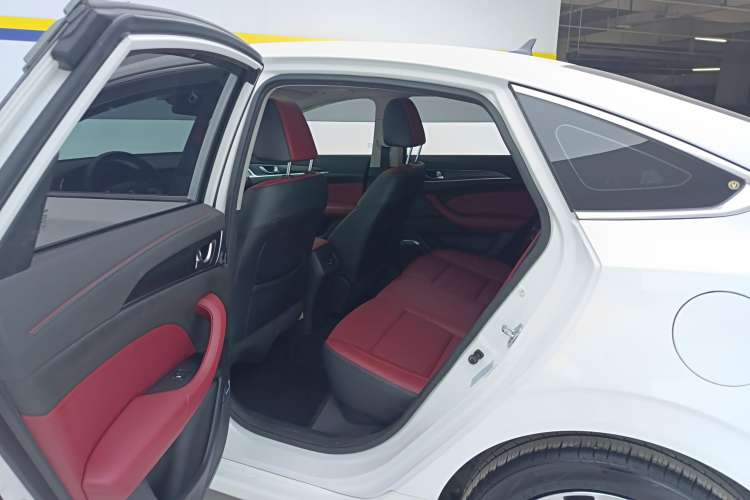 Used CHANGAN Eado 2019 Blue Whale Edition 280T GDI DCT Light-Speed Model Left Rear Seat