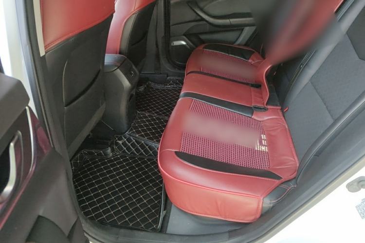 Used CHANGAN Eado 2019 Blue Whale Edition 280T GDI DCT High-Speed Model Left Rear Seat