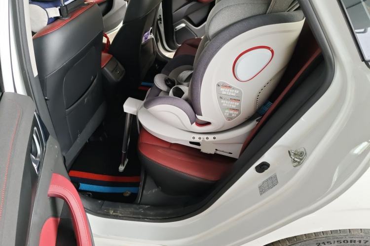 Used CHANGAN Eado 2019 Blue Whale Edition 280T GDI DCT High-Speed Model Left Rear Seat