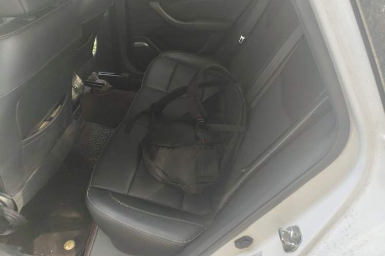 Used CHANGAN Eado 2019 1.6L GDI Manual Value Edition China VI Standard Left Rear Seat