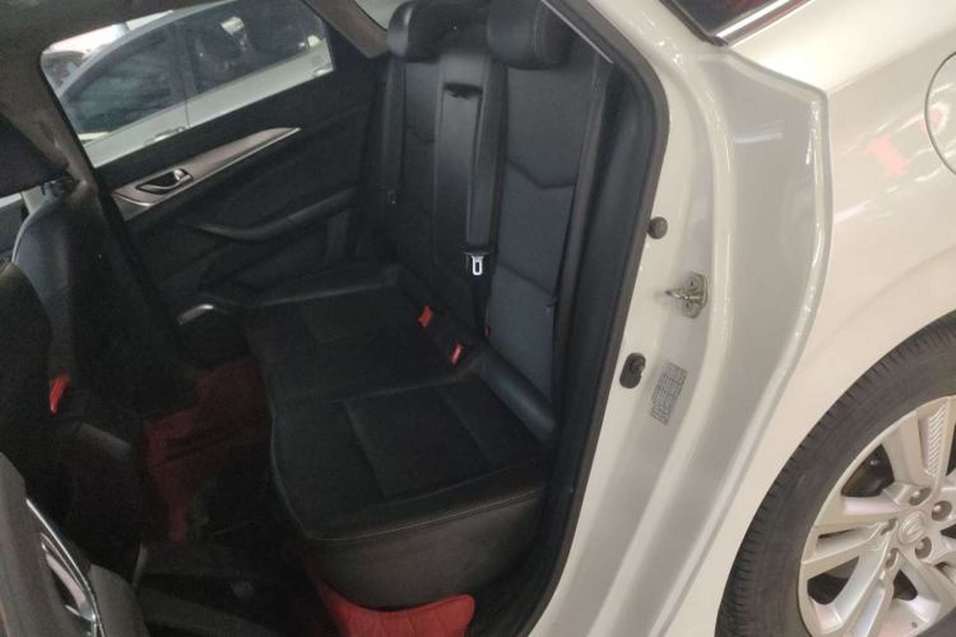 Used CHANGAN Eado 2019 High-Energy Edition 1.6L GDI Manual Pioneer Model China VI Standard Left Rear Seat