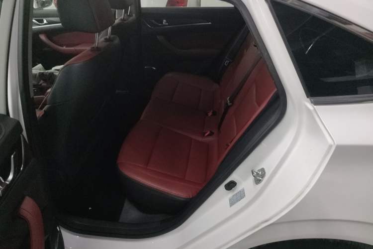 Used CHANGAN Eado 2019 Blue Whale Edition 280T GDI DCT Light-Speed Model Left Rear Seat
