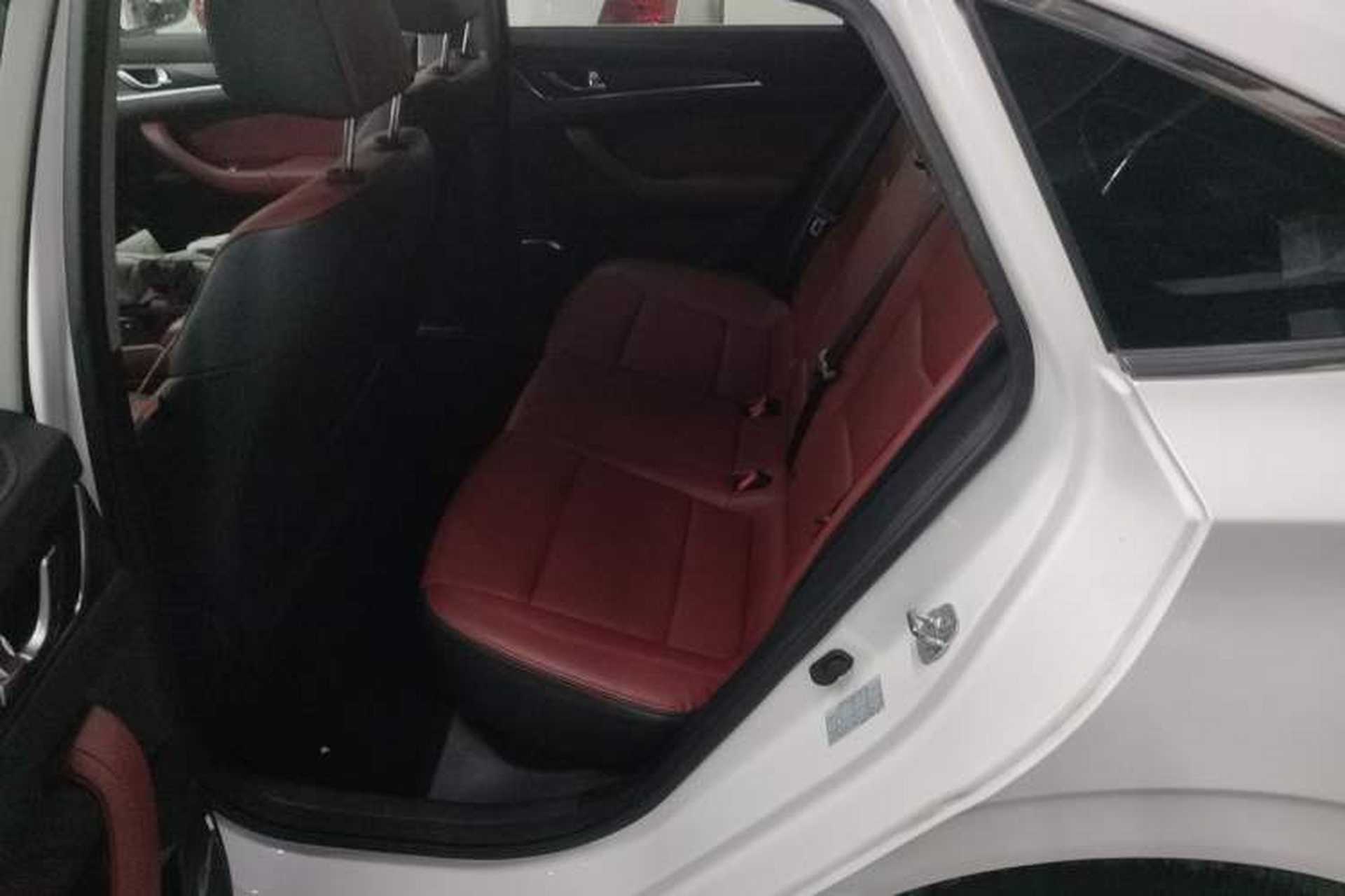 Used CHANGAN Eado 2019 Blue Whale Edition 280T GDI DCT Light-Speed Model Left Rear Seat