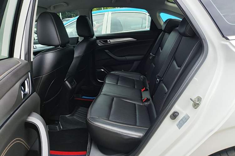 Used CHANGAN Eado 2019 1.6L GDI Manual Value Edition China VI Standard Left Rear Seat
