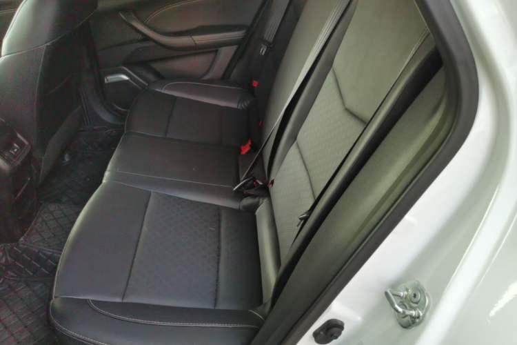 Used CHANGAN Eado 2019 1.6L GDI Manual Value Edition China VI Standard Left Rear Seat