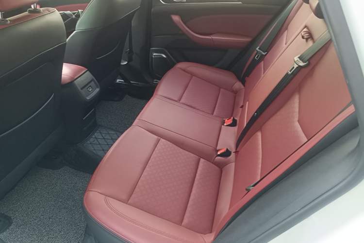 Used CHANGAN Eado 2019 Blue Whale Edition 280T GDI DCT Light-Speed Model Left Rear Seat