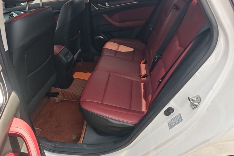 Used CHANGAN Eado 2019 Blue Whale Edition 280T GDI DCT Light-Speed Model Left Rear Seat