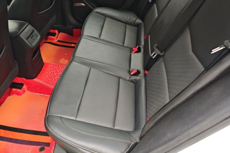 Used CHANGAN Eado 2019 High-Energy Edition 1.6L GDI Manual Pioneer Model China VI Standard Left Rear Seat