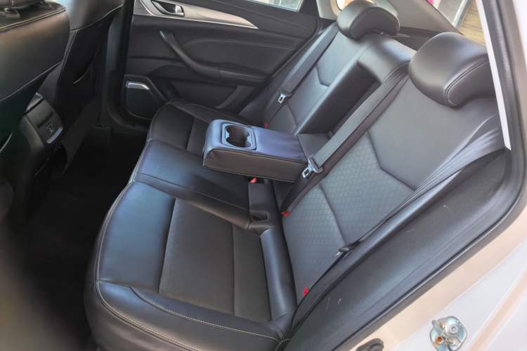 Used CHANGAN Eado 2019 High-Energy Edition 1.6L GDI Manual Pioneer Model China VI Standard Left Rear Seat