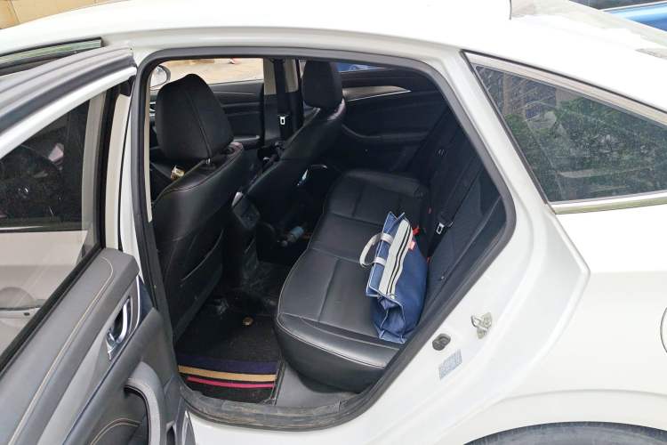 Used CHANGAN Eado 2019 High-Energy Edition 1.6L GDI Automatic Pioneer Model China VI Standard Left Rear Seat