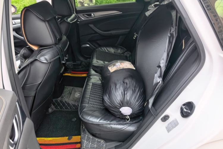 Used CHANGAN Eado 2019 1.6L GDI Manual Value Edition China VI Standard Left Rear Seat