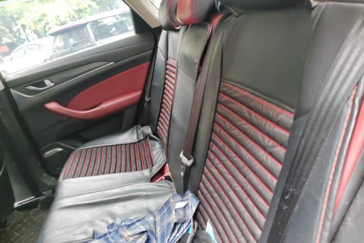 Used CHANGAN Eado 2019 Blue Whale Edition 280T GDI DCT Light-Speed Model Left Rear Seat