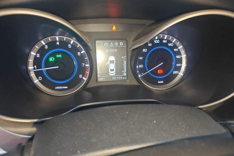 Used CHANGAN Eado 2019 High-Energy Edition 1.6L GDI Manual Pioneer Model China VI Standard Odometer Close Up