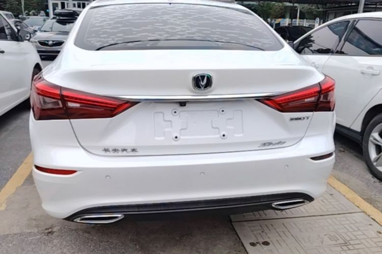 Used CHANGAN Eado 2019 Blue Whale Edition 280T GDI DCT High-Speed Model Rear