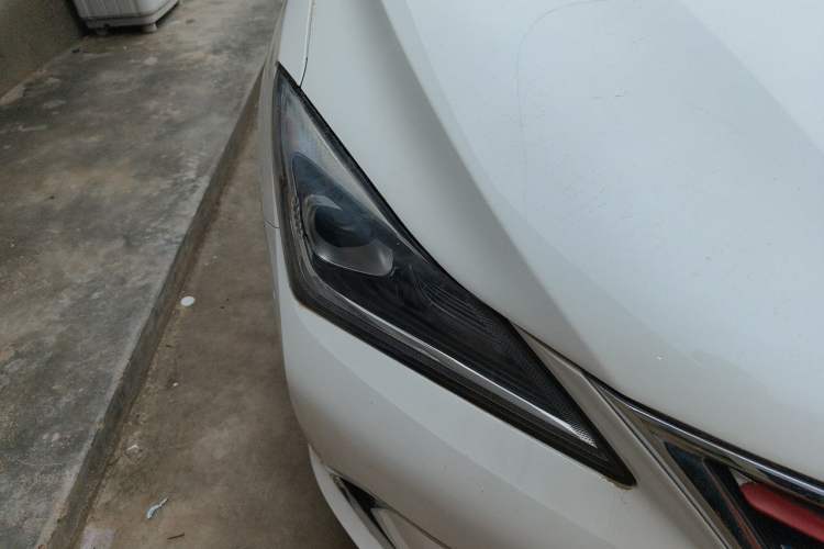 Used CHANGAN Eado 2019 High-Energy Edition 1.6L GDI Automatic Pioneer Model China VI Standard Right Front Headlight