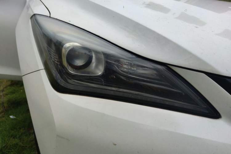 Used CHANGAN Eado 2019 Blue Whale Edition 280T GDI DCT High-Speed Model Right Front Headlight