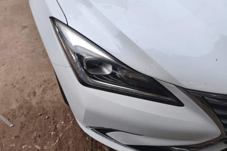 Used CHANGAN Eado 2019 High-Energy Edition 1.6L GDI Manual Pioneer Model China VI Standard Right Front Headlight