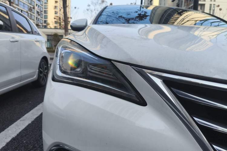 Used CHANGAN Eado 2019 High-Energy Edition 1.6L GDI Manual Pioneer Model China VI Standard Right Front Headlight