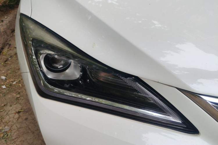 Used CHANGAN Eado 2019 High-Energy Edition 1.6L GDI Manual Pioneer Model China VI Standard Right Front Headlight