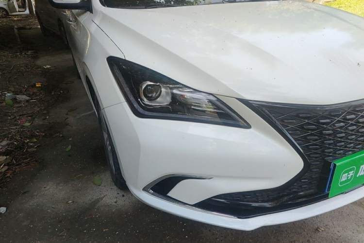 Used CHANGAN Eado 2019 Blue Whale Edition 280T GDI DCT High-Speed Model Right Front Headlight