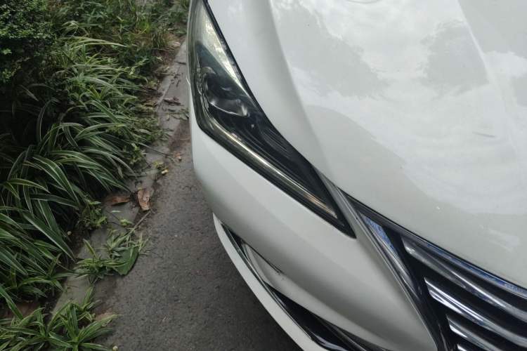 Used CHANGAN Eado 2019 1.6L GDI Manual Value Edition China VI Standard Right Front Headlight