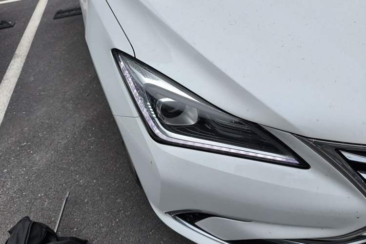 Used CHANGAN Eado 2019 High-Energy Edition 1.6L GDI Manual Pioneer Model China VI Standard Right Front Headlight