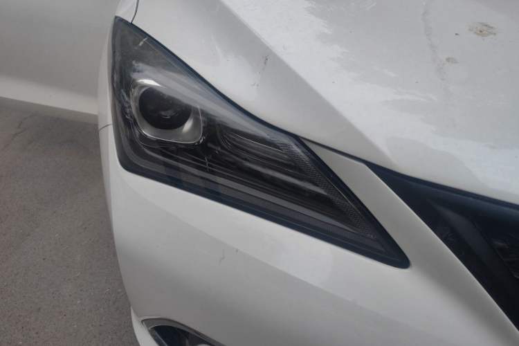Used CHANGAN Eado 2019 Blue Whale Edition 280T GDI DCT High-Speed Model Right Front Headlight