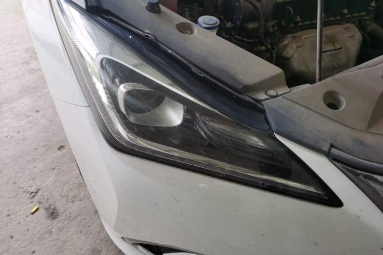 Used CHANGAN Eado 2019 1.6L GDI Manual Value Edition China VI Standard Right Front Headlight