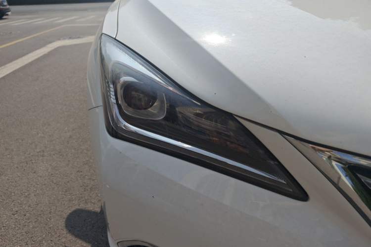 Used CHANGAN Eado 2019 High-Energy Edition 1.6L GDI Automatic Pioneer Model China VI Standard Right Front Headlight