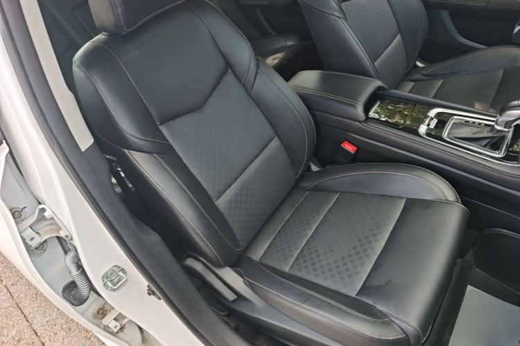 Used CHANGAN Eado 2019 High-Energy Edition 1.6L GDI Automatic Pioneer Model China VI Standard Right Front Seat