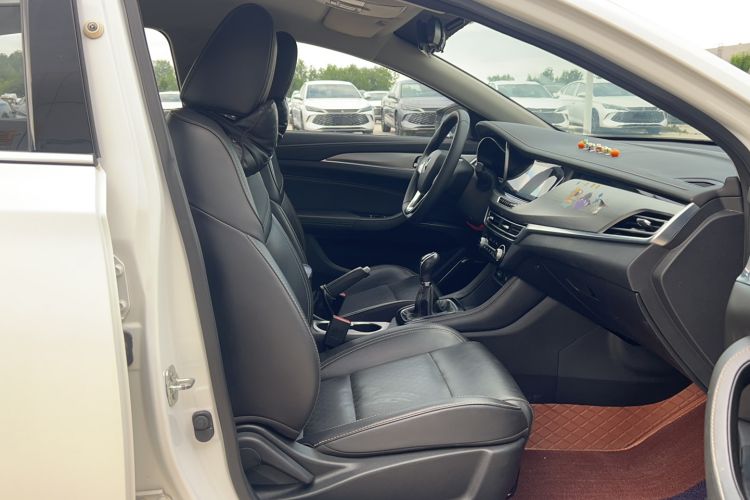 Used CHANGAN Eado 2019 1.6L GDI Manual Value Edition China VI Standard Right Front Seat
