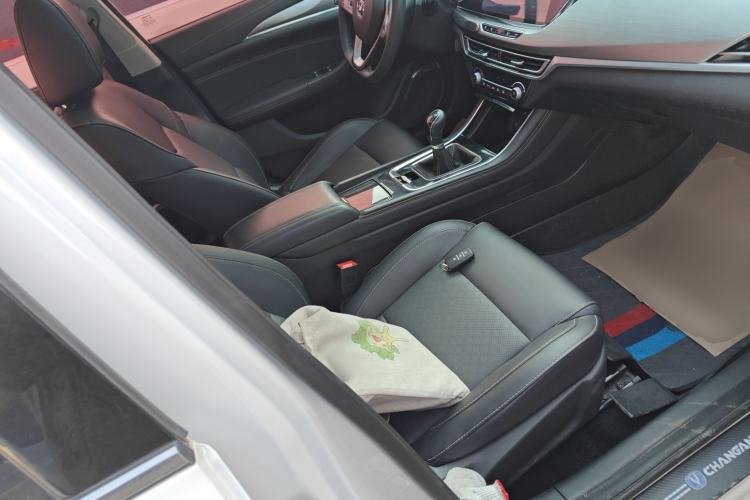 Used CHANGAN Eado 2019 High-Energy Edition 1.6L GDI Manual Pioneer Model China VI Standard Right Front Seat