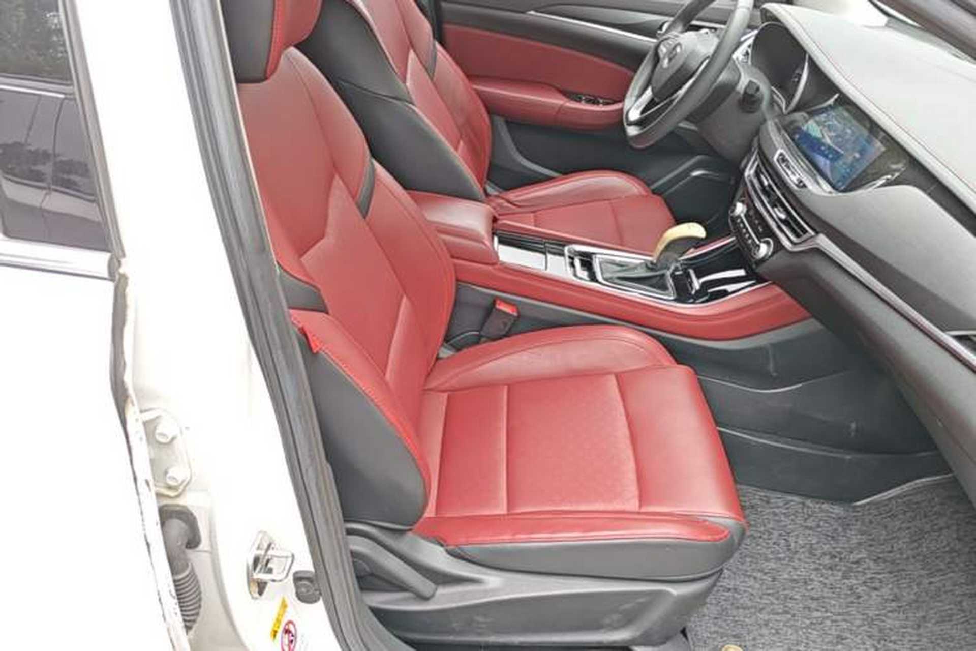 Used CHANGAN Eado 2019 Blue Whale Edition 280T GDI DCT High-Speed Model Right Front Seat