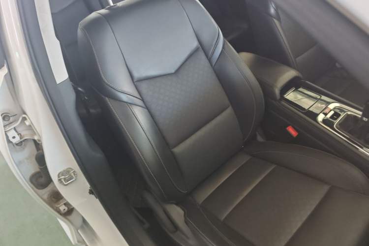 Used CHANGAN Eado 2019 High-Energy Edition 1.6L GDI Manual Pioneer Model China VI Standard Right Front Seat