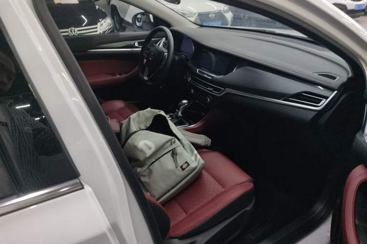Used CHANGAN Eado 2019 Blue Whale Edition 280T GDI DCT Light-Speed Model Right Front Seat