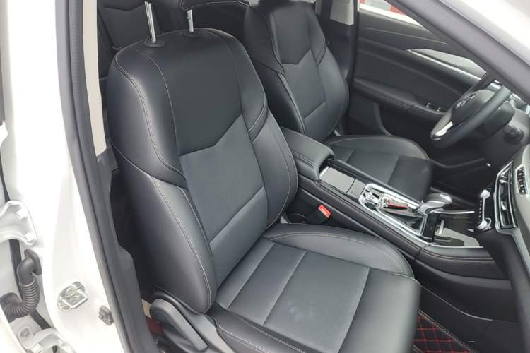 Used CHANGAN Eado 2019 High-Energy Edition 1.6L GDI Automatic Pioneer Model China VI Standard Right Front Seat