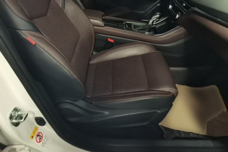 Used CHANGAN Eado 2019 High-Energy Edition 1.6L GDI Automatic Zhenfeng Model China VI Standard Right Front Seat