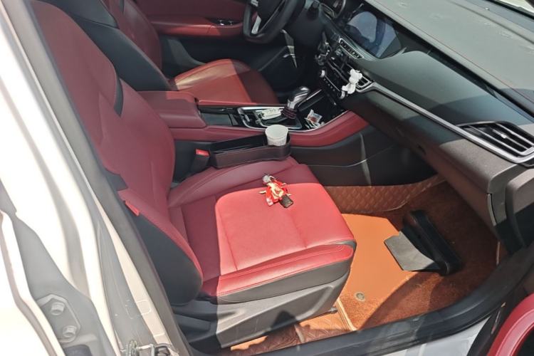 Used CHANGAN Eado 2019 Blue Whale Edition 280T GDI DCT Light-Speed Model Right Front Seat