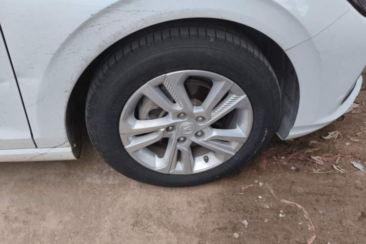 Used CHANGAN Eado 2019 High-Energy Edition 1.6L GDI Manual Pioneer Model China VI Standard Right Front Wheel Hub