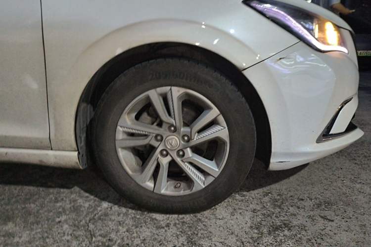 Used CHANGAN Eado 2019 Blue Whale Edition 280T GDI DCT High-Speed Model Right Front Wheel Hub