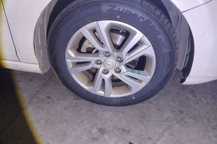 Used CHANGAN Eado 2019 High-Energy Edition 1.6L GDI Automatic Pioneer Model China VI Standard Right Front Wheel Hub