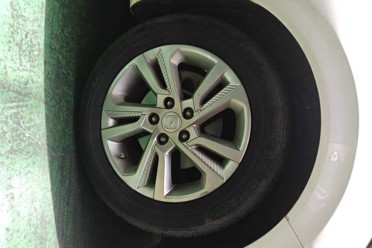 Used CHANGAN Eado 2019 High-Energy Edition 1.6L GDI Manual Pioneer Model China VI Standard Right Front Wheel Hub