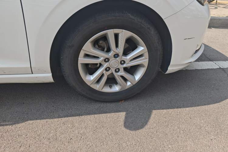Used CHANGAN Eado 2019 High-Energy Edition 1.6L GDI Automatic Pioneer Model China VI Standard Right Front Wheel Hub
