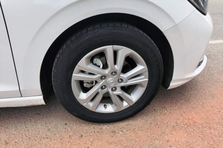 Used CHANGAN Eado 2019 1.6L GDI Manual Value Edition China VI Standard Right Front Wheel Hub