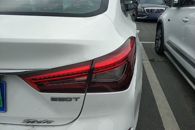 Used CHANGAN Eado 2019 Blue Whale Edition 280T GDI DCT Light-Speed Model Right Rear Taillight