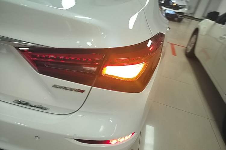 Used CHANGAN Eado 2019 1.6L GDI Manual Value Edition China VI Standard Right Rear Taillight
