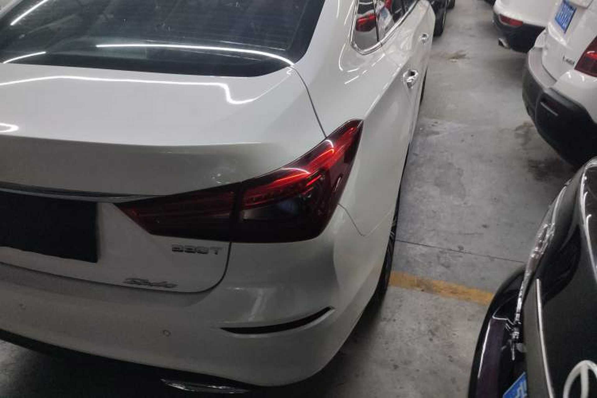 Used CHANGAN Eado 2019 Blue Whale Edition 280T GDI DCT Light-Speed Model Right Rear Taillight