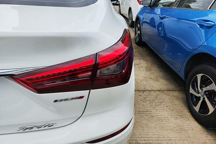 Used CHANGAN Eado 2019 1.6L GDI Manual Value Edition China VI Standard Right Rear Taillight