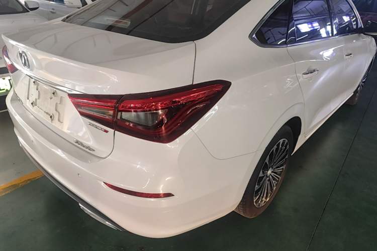 Used CHANGAN Eado 2019 Blue Whale Edition 280T GDI DCT Light-Speed Model Right Rear Taillight